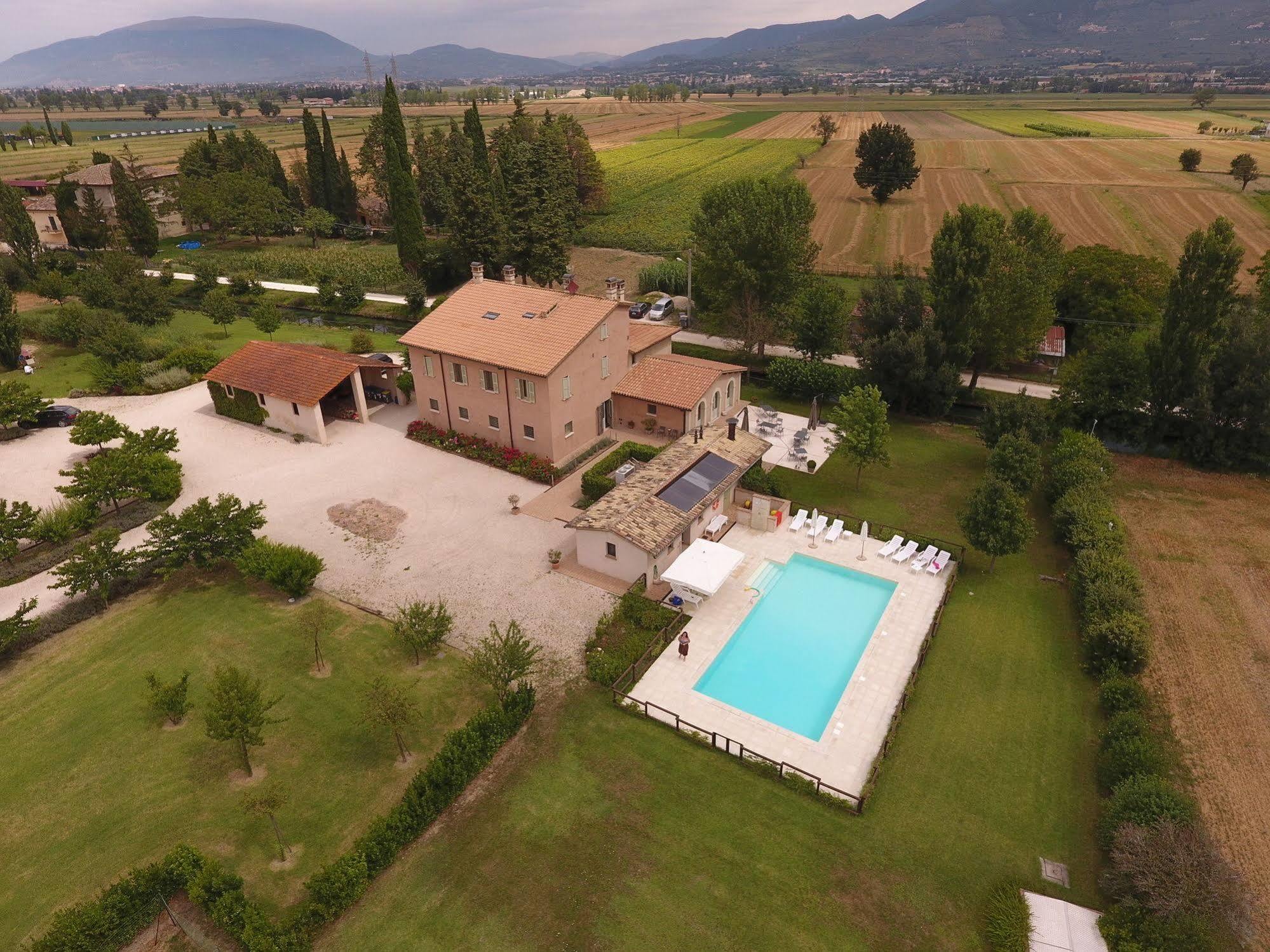 Country House Casco Dell'Acqua Треви Экстерьер фото